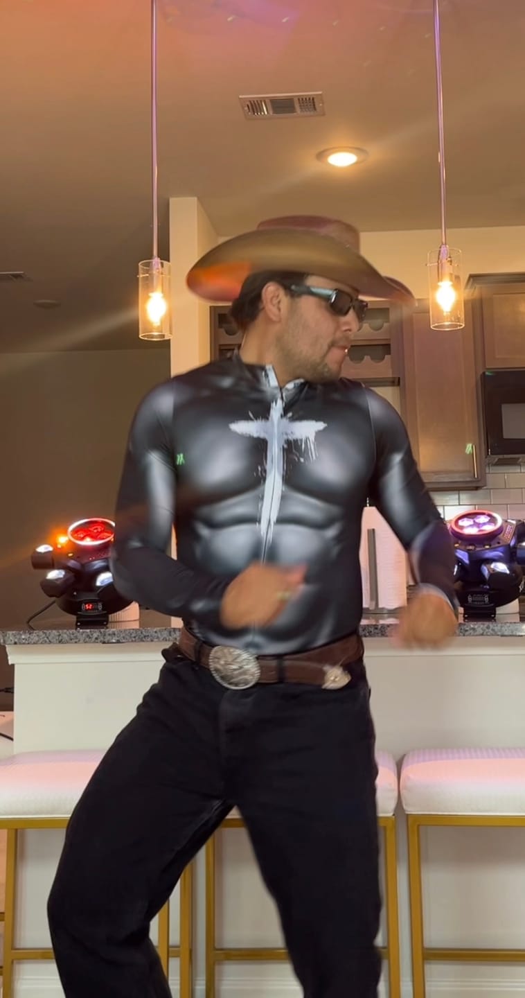 Customer photo review of The Priest Men's Costume