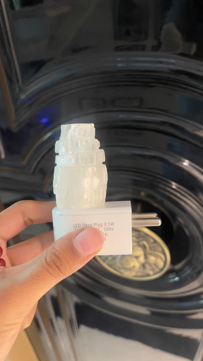Customer photo review of Selenite Tower Lamp | Vastu Remedy for Aura Cleansing & Chakra Activation | 4 LED Colours | 6.5 × 3.5 × 8.5 cm | 100–120 g