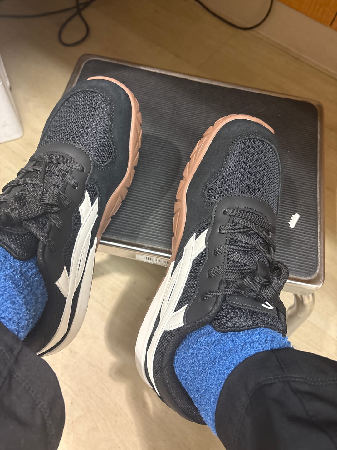 Customer photo review of Eclipse - Wide Toe Sneakers