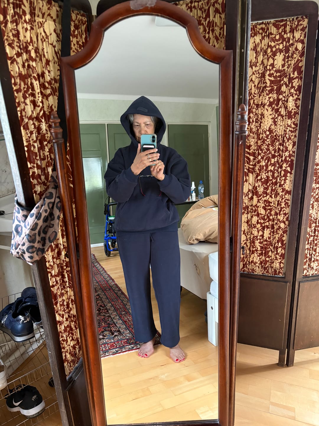 Customer photo review of BASICS HOODIE NAVY