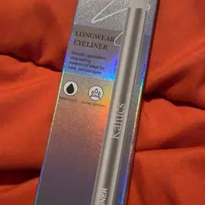 Customer photo review of Lunga Tenuta Matita Occhi Impermeabile Nero Intenso Resistente