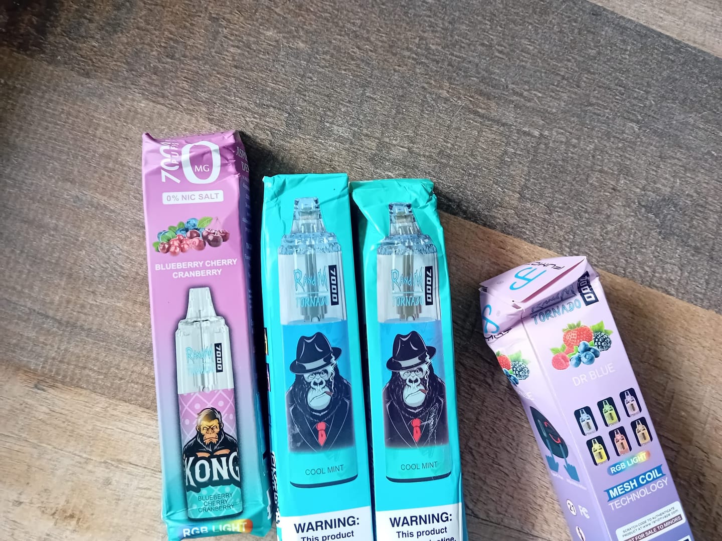 Customer photo review of RAndM Tornado 7000 Puffs Disposable Vape