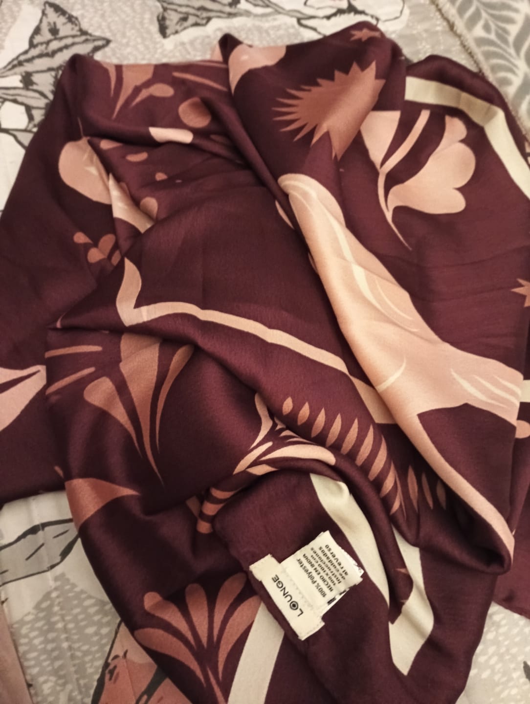 Customer photo review of Pañuelo Cuadrado Flamencos Woman
