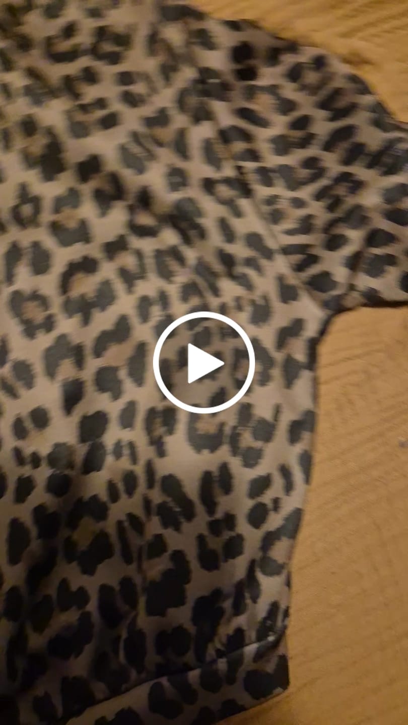 Customer video review of Butterstoff Pullover mit Crinkle Arm mocha leo