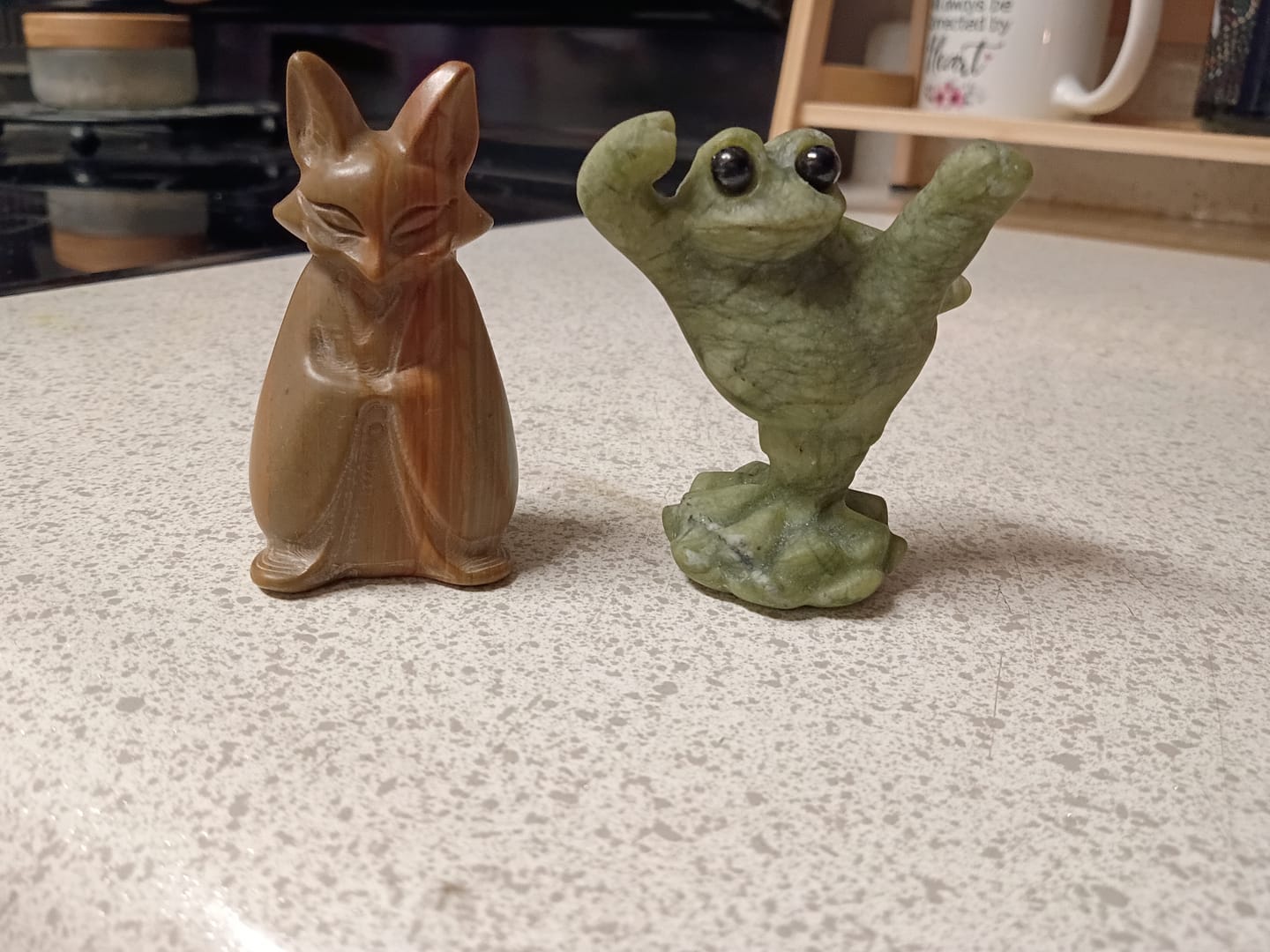 Customer photo review of Natural Crystal Carving Serpentine Kung Fu Frog