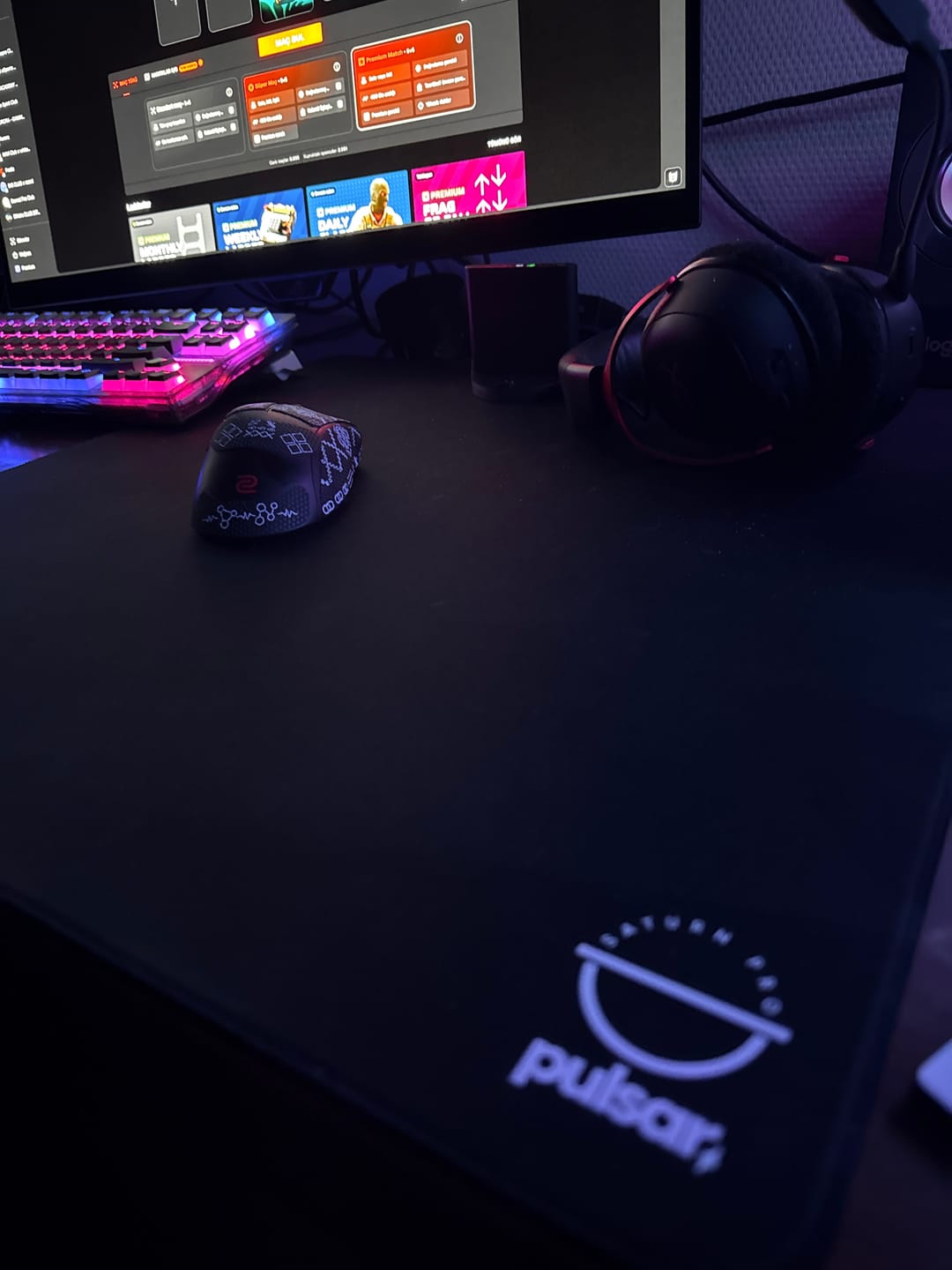 Customer photo review of Pulsar eS Saturn Pro Poron Mousepad