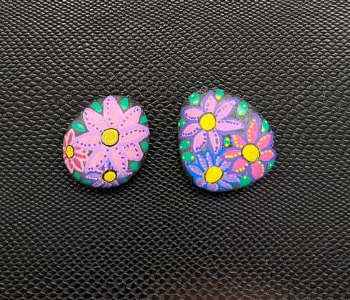 Customer photo review of 15/20 Stuks Grijze Schilderstenen 3-5 cm 1,5 KG Happy Stones + QR Codes voor de App