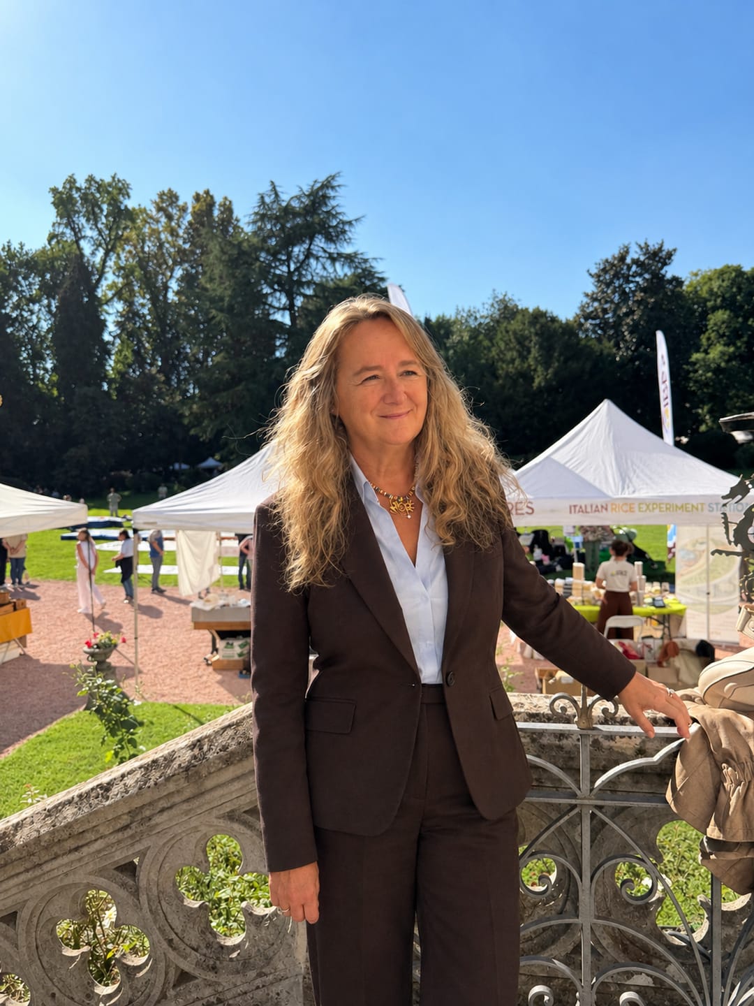 Customer photo review of PANTALONE KATE WIDE CIOCCOLATO