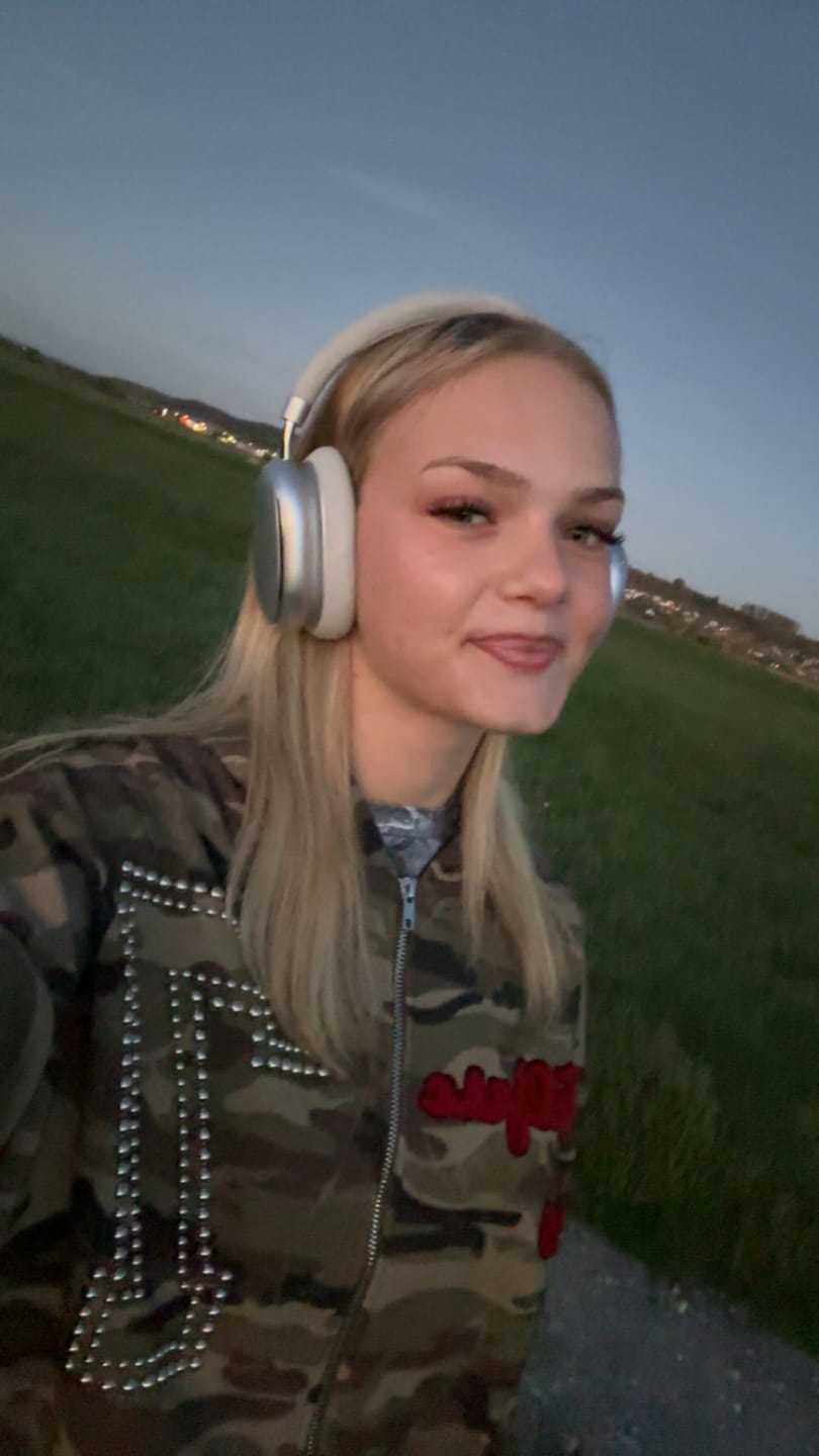 Customer photo review of Aelfric Eden Camo Zip Up Hoodie