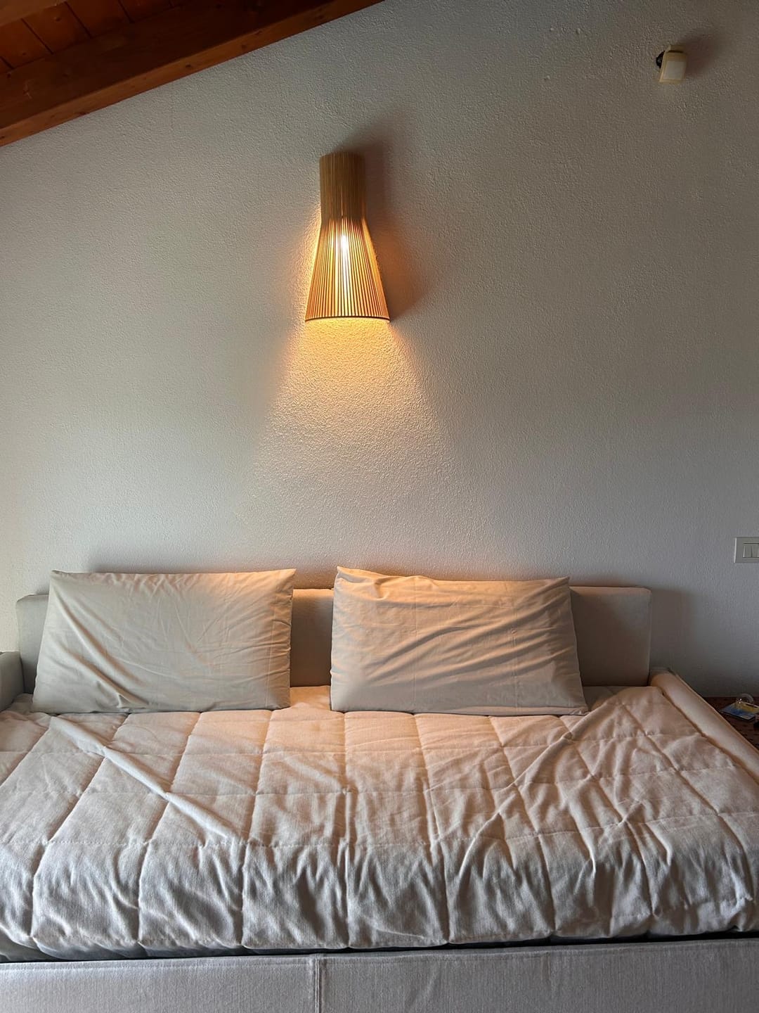 Customer photo review of Applique murale en bois scandinave |  Balinaise