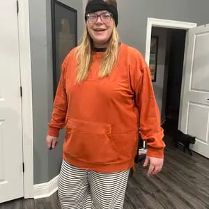Customer photo review of Norvello™ Pocket Crewneck