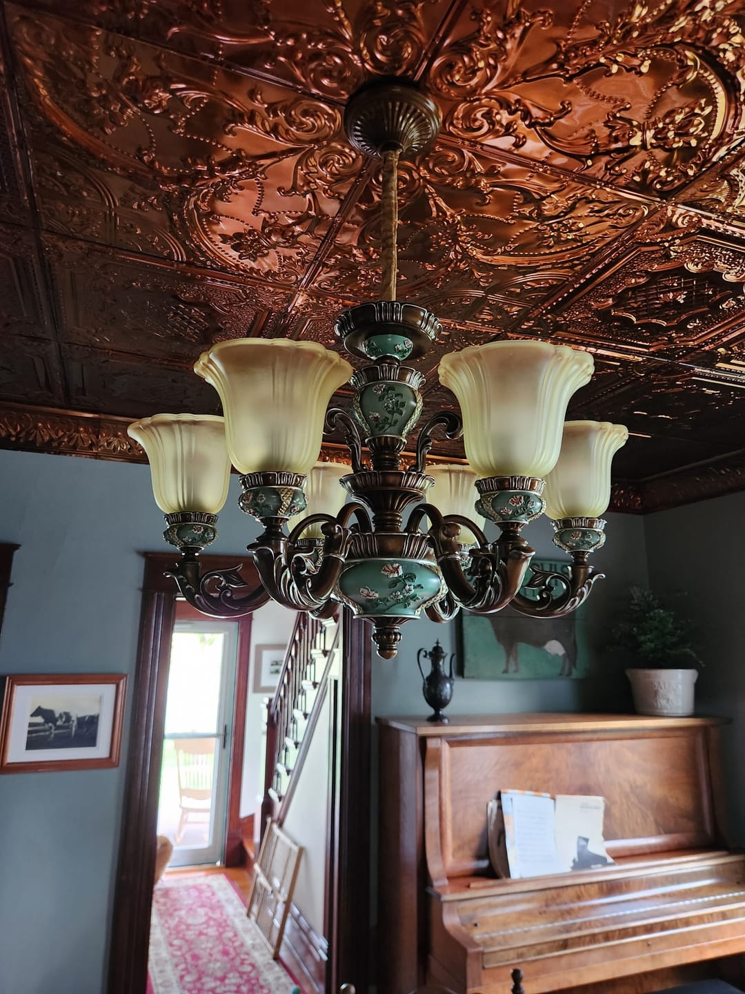Customer photo review of Traditional Antique Ceramic Dining Room Chandelier with Frosted Flower Glass Shades