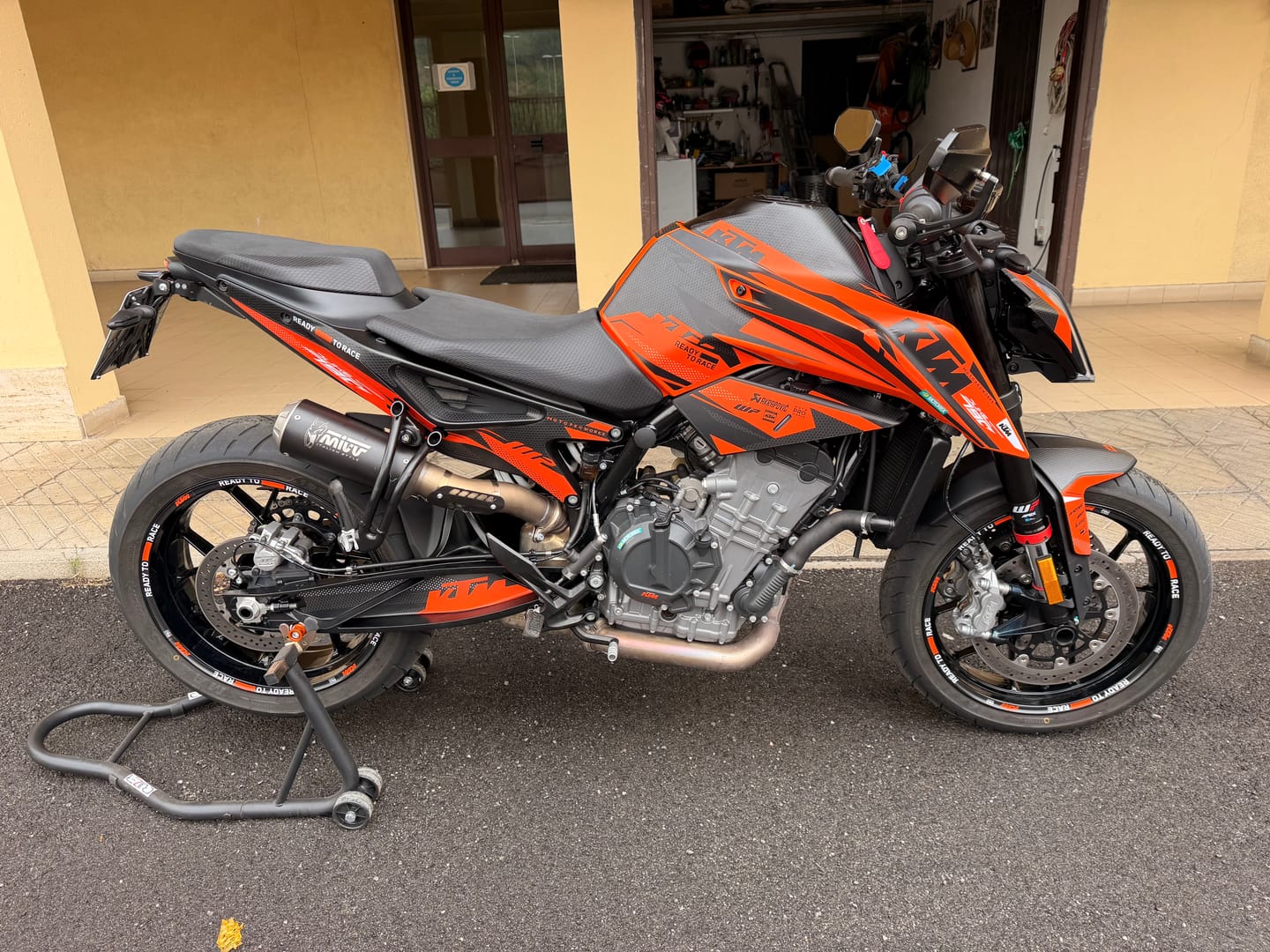 Customer photo review of KTM 790/890 Duke GRAPHICS - "Nebula" (Orange)