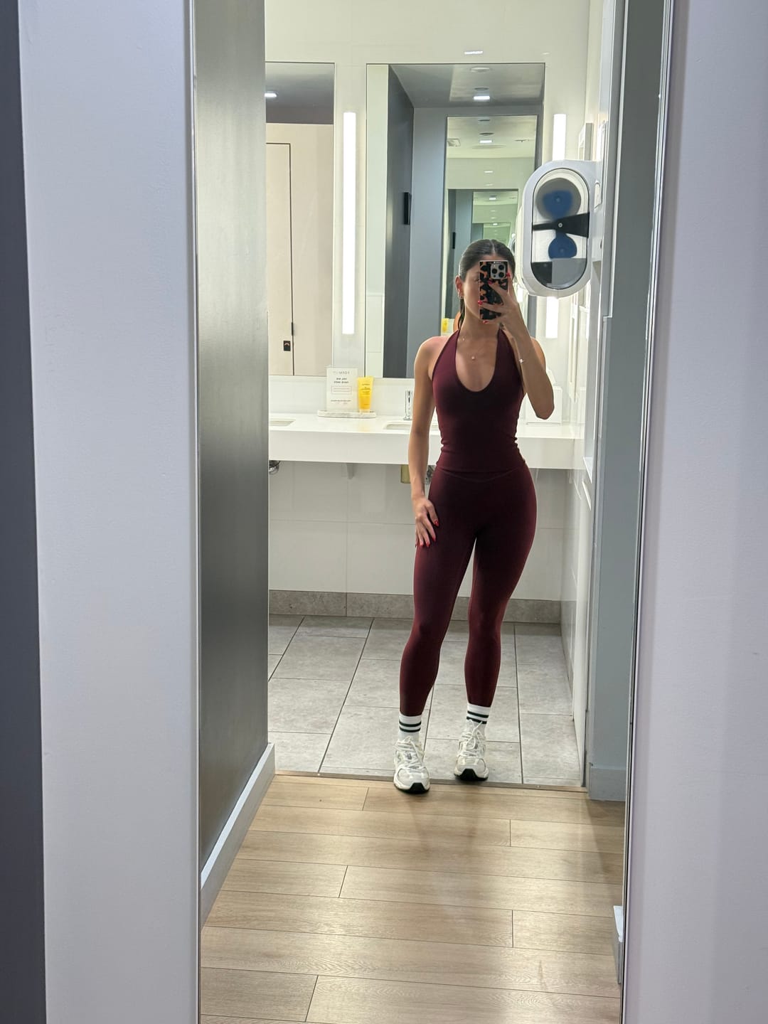 Customer photo review of The V Legging Black Cherry