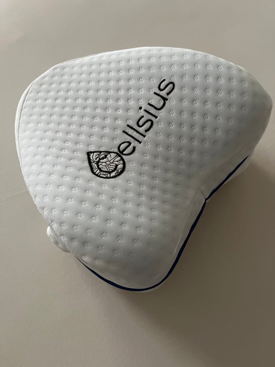 Customer photo review of Cellsius Orthopädisches Kniekissen - Das Geheimnis eines schmerzfreien Schlafs