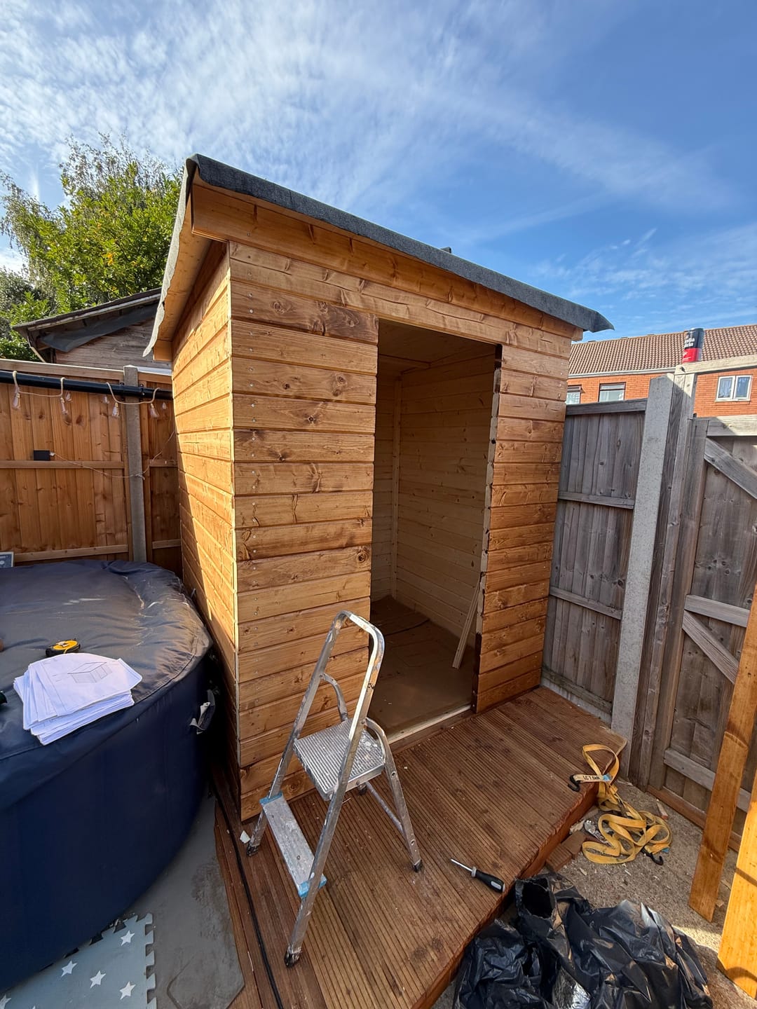 Customer photo review of Eir (2,6m2 | 1,8x1,6m |44mm) Compact Garden Sauna Set - 6kw Heater and Roofing Felt Included