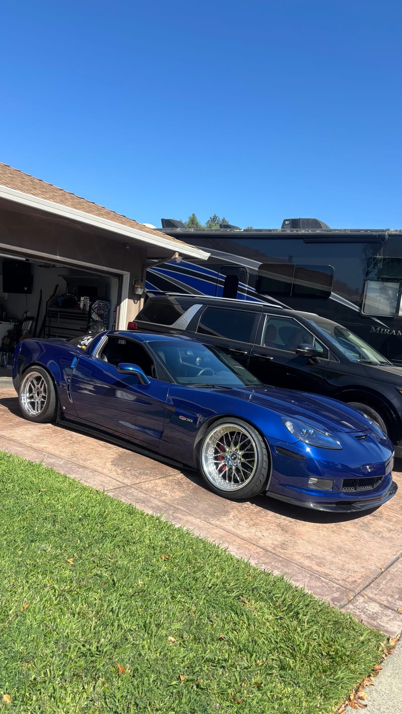 Customer photo review of Corvette C6 Grand Sport / Z06 / ZR1 Side Skirts Rocker Panels
