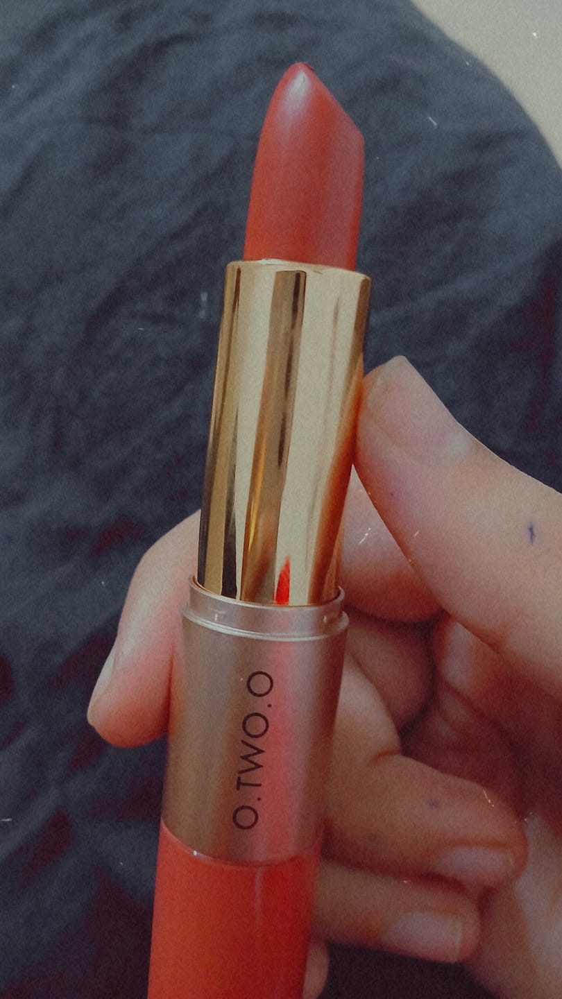Customer photo review of O.TWO.O ROSE GOLD 2 IN 1 LIPSTICK AND LIPGLOSS