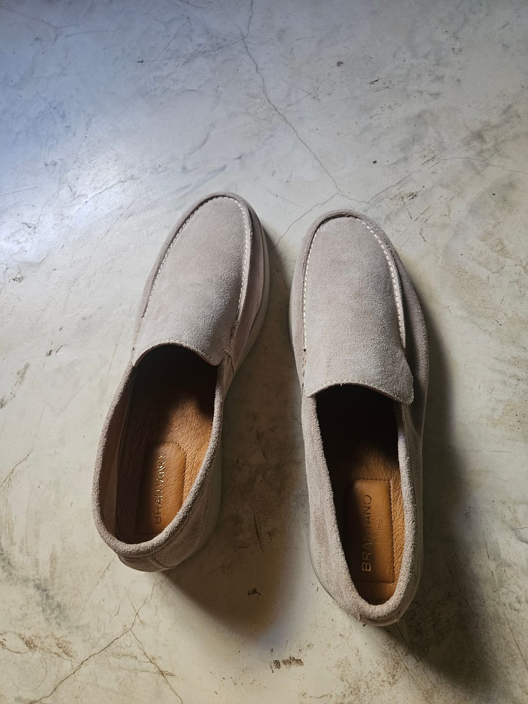 Customer photo review of MOCASÍN SLIP ON PIEL ARENA