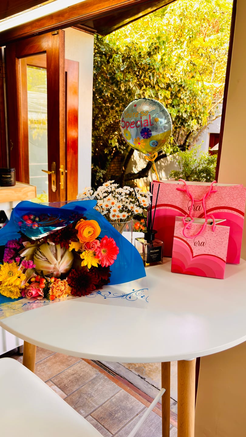 Customer photo review of ERA Gift Bag – Pink Love Edition
