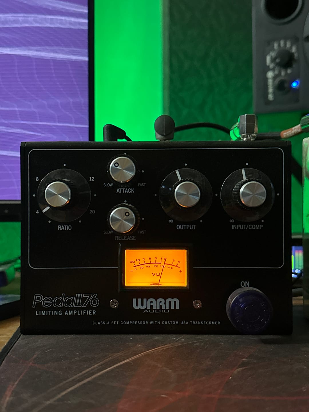 Customer photo review of Warm Audio WA76P Compresor - Pedal de Guitarra