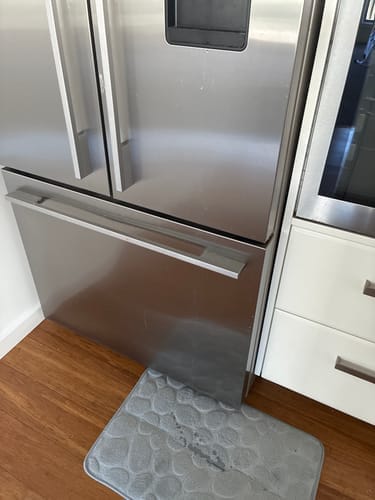 Customer photo review of KoalaHook – The No-Drill Hook That Holds Your Towels