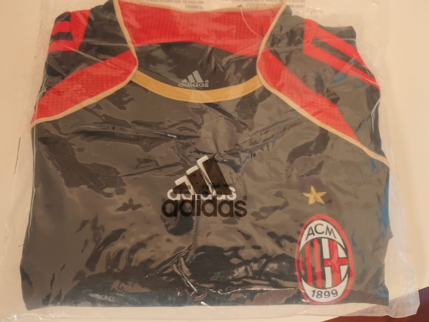 Customer photo review of Filippo Inzaghi 9  – AC Milan 2006–2007 Retro Kit Jersey – | Trikot | Maillot | Maglia Soccer Shirt