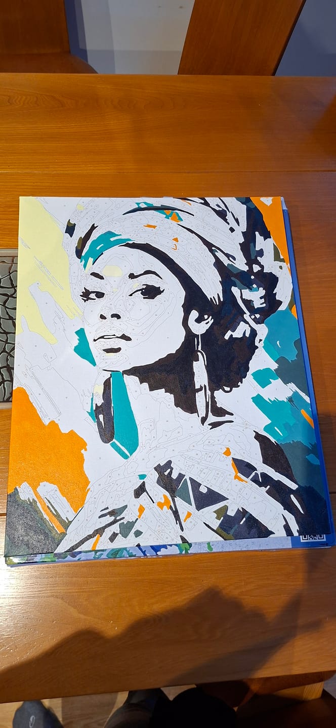 Customer photo review of Femme avec foulard coloré