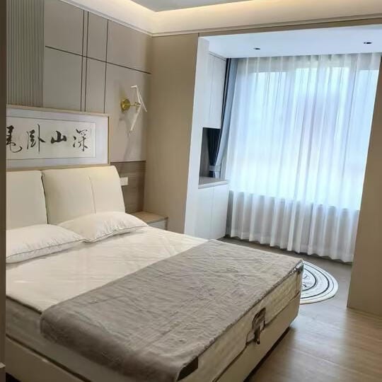 Customer photo review of Wall Light, Gold Bird Shaped Body, Wall Sconce, Integrated LED