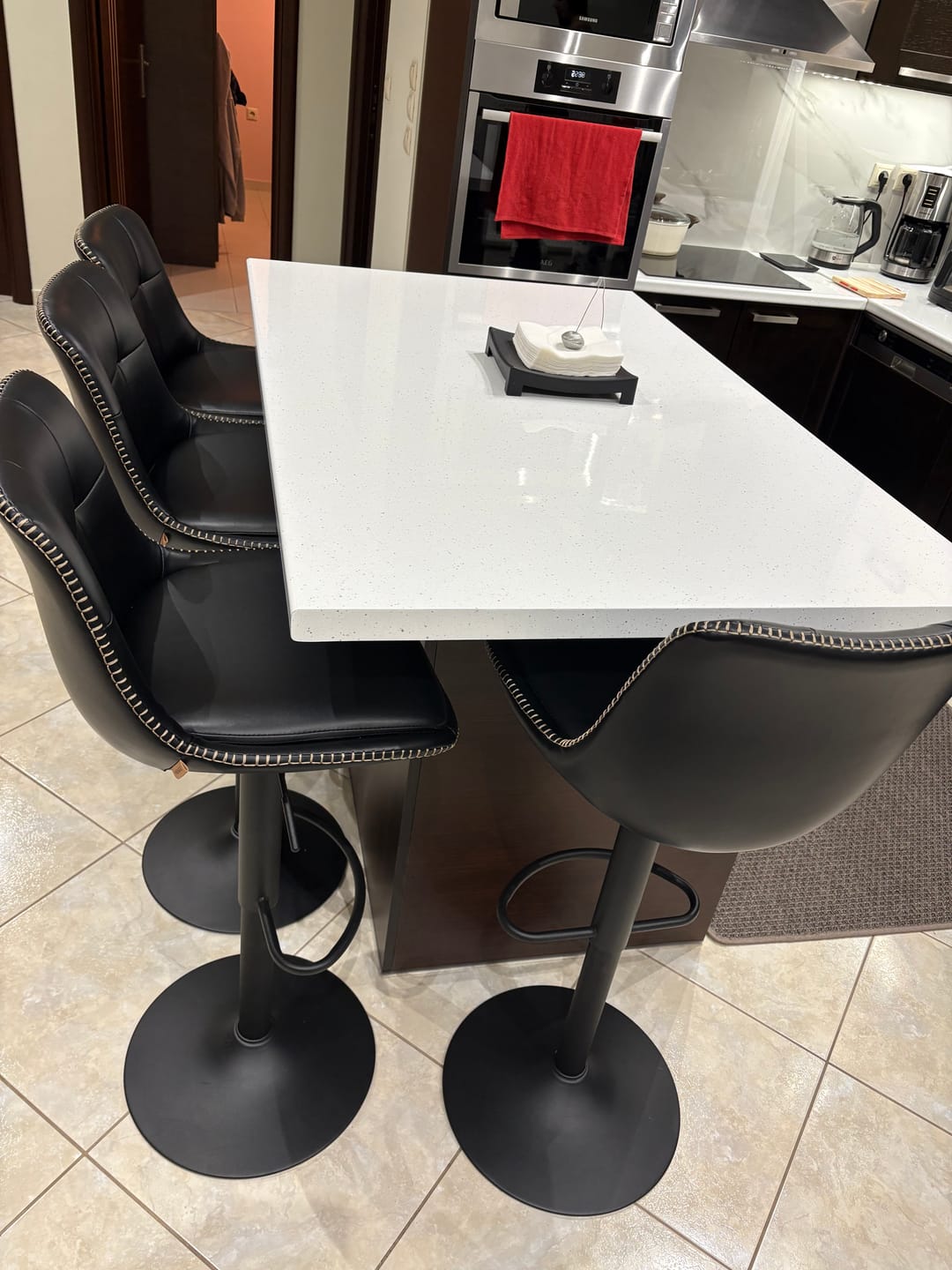 Customer photo review of Σκαμπό για Πάσο Κουζίνας Σετ 2 τμχ EKHO Ρυθμιζόμενο Ύψος 63-84 εκ με Μεγάλη Σταθερή Βάση Διάφορα Χρώματα LJ-B095K01
