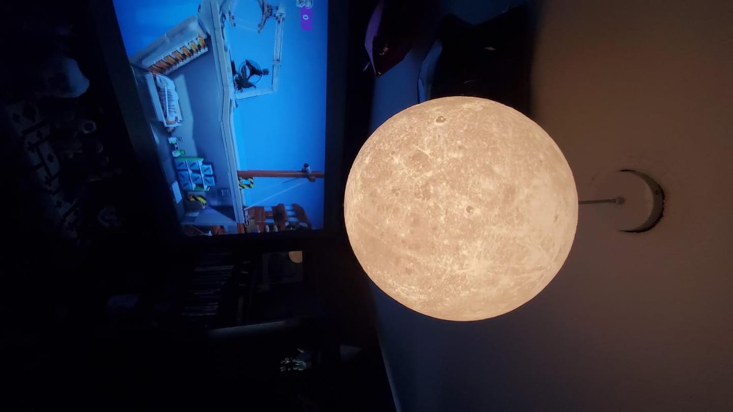 Customer photo review of Moon Pendant Light, 3D-Printed Acrylic Sphere, 18–22 cm