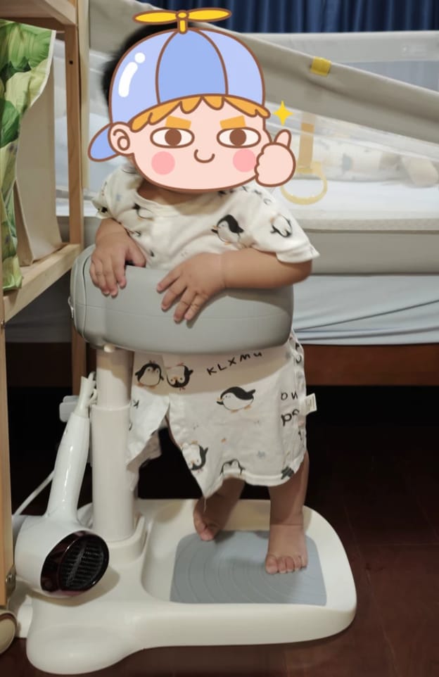 Customer photo review of Foldable Baby Bathtub with Non-Slip Seat for Newborns and Toddlers