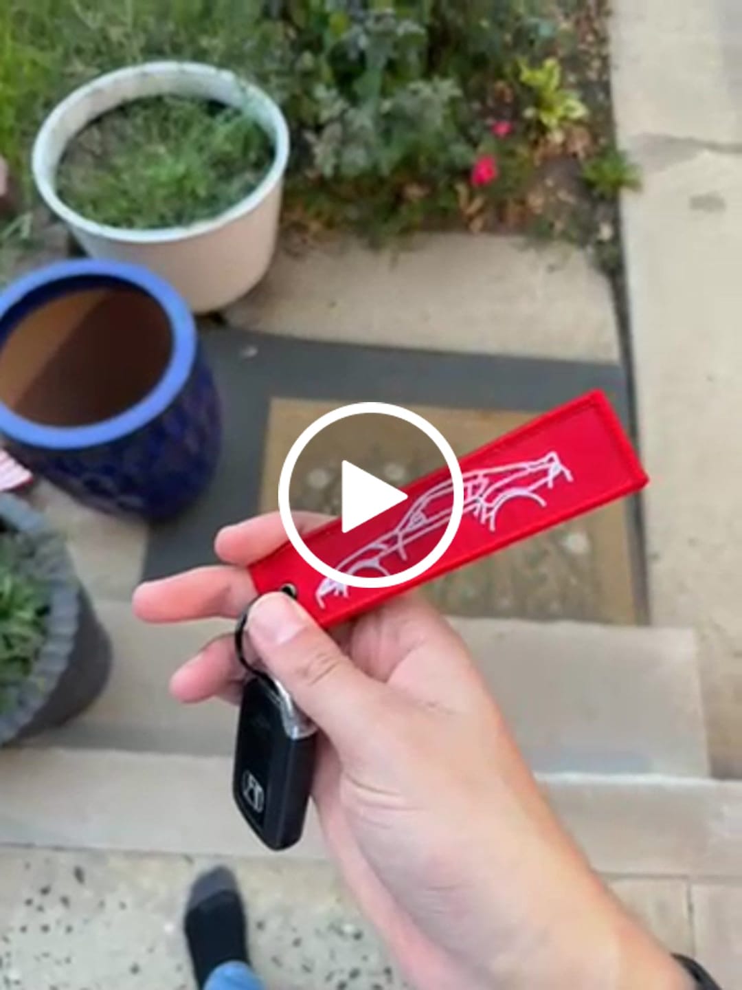 Customer video review of SCHNATTERDAYS MKV SUPRA JET TAG