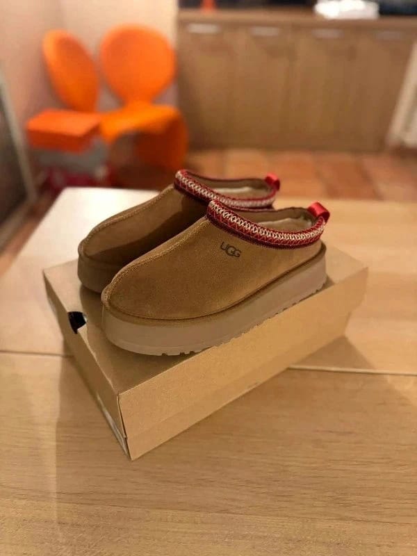 Customer photo review of UGG Tazz II