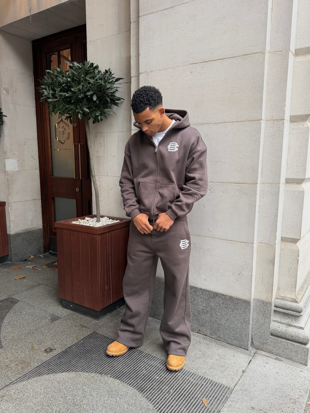Customer photo review of V3 Club Basics Zip Hoodie - Mocha