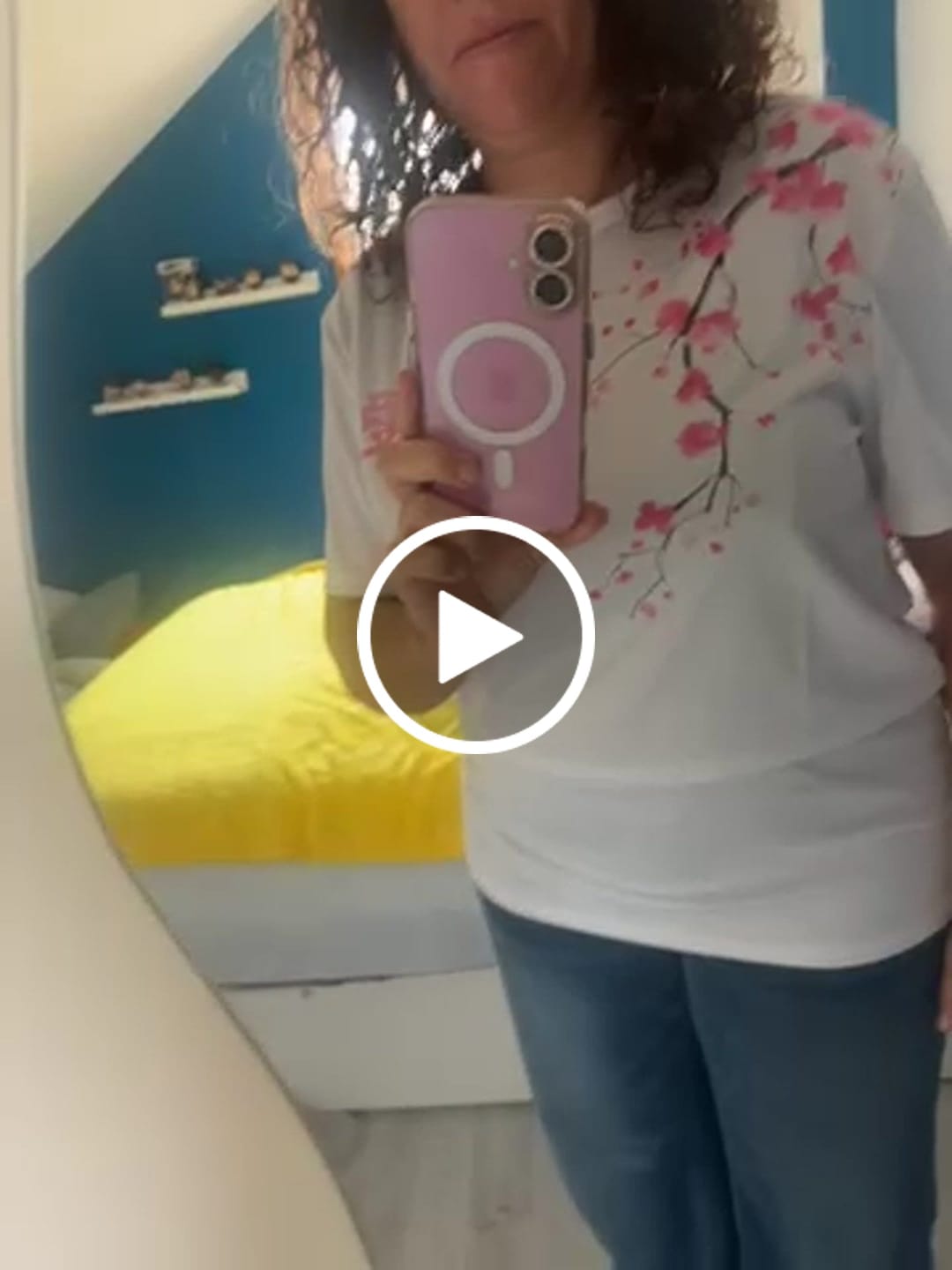 Customer video review of T-shirt Sakura