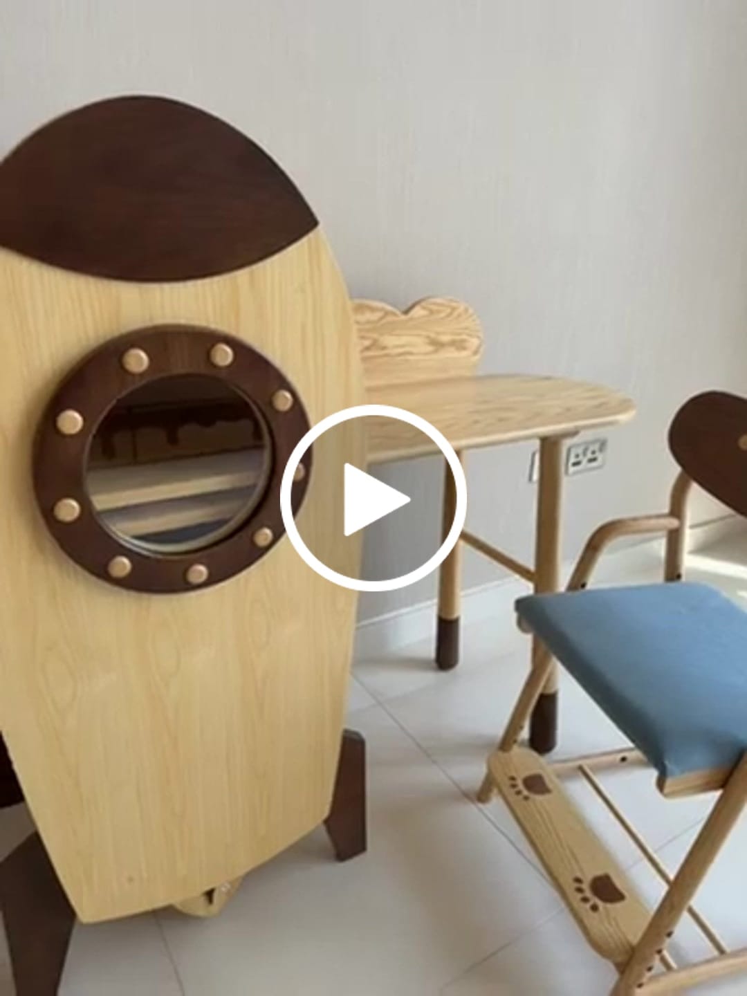 Customer video review of Kids Chair With Adjustable Seat - E2002J