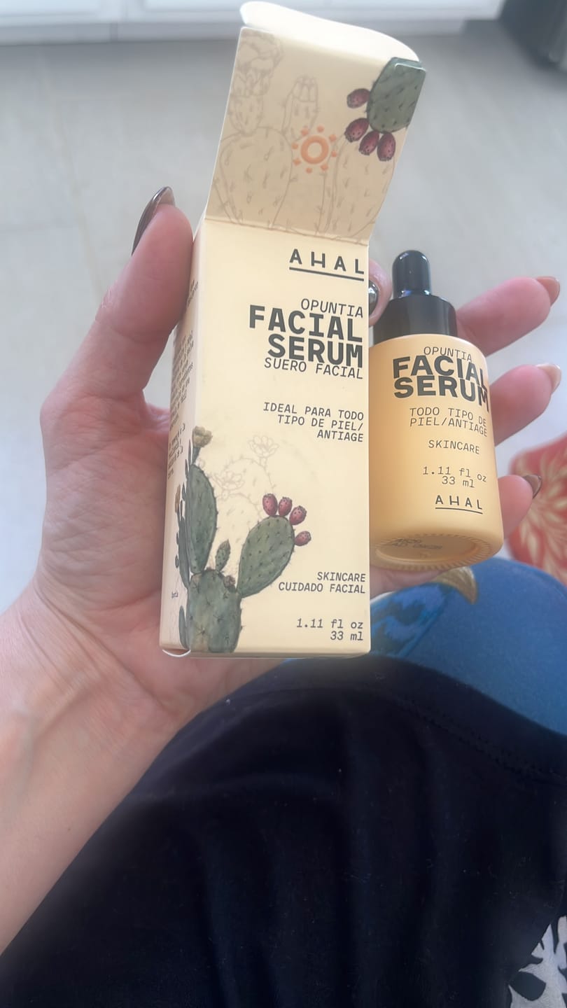Customer photo review of Opuntia Facial Serum Edición Limitada