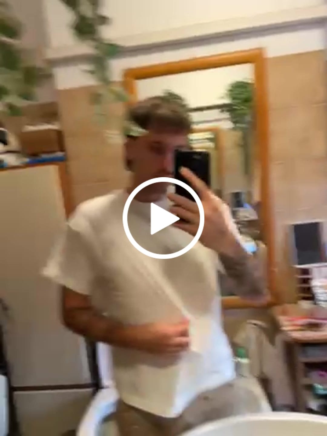 Customer video review of T-Shirt Cropped Blanks 220GSM Off White