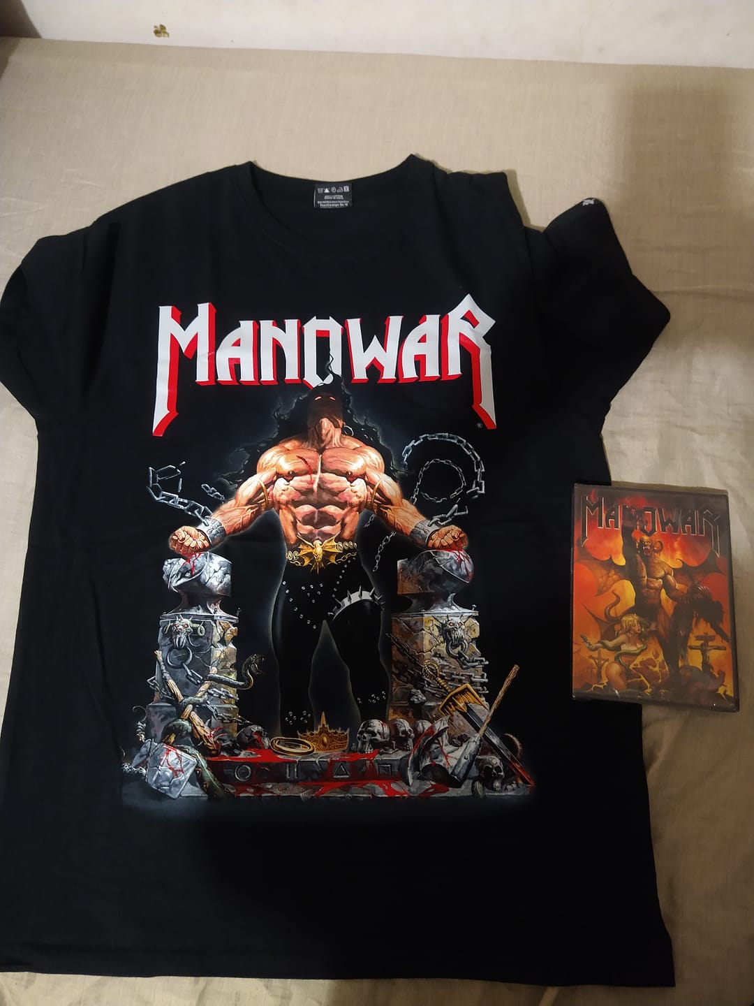 Customer photo review of MANOWAR T-SHIRT LOUDER THAN HELL