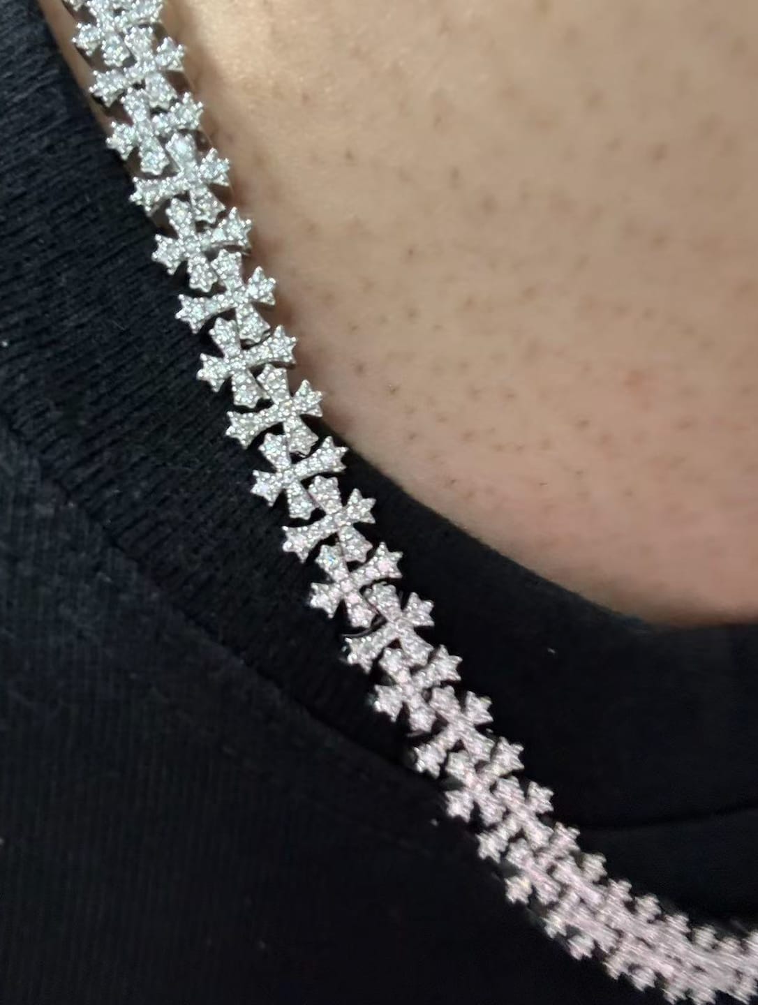 Customer photo review of 8.5MM S925 Silver VVS Moissanite Cross Cuban Link Chain