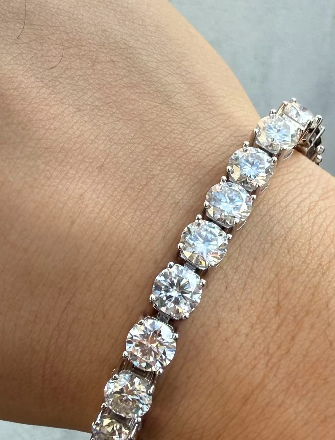 Customer photo review of 3MM VVS1 Moissanite Tennis Chain 16K Gold Plated