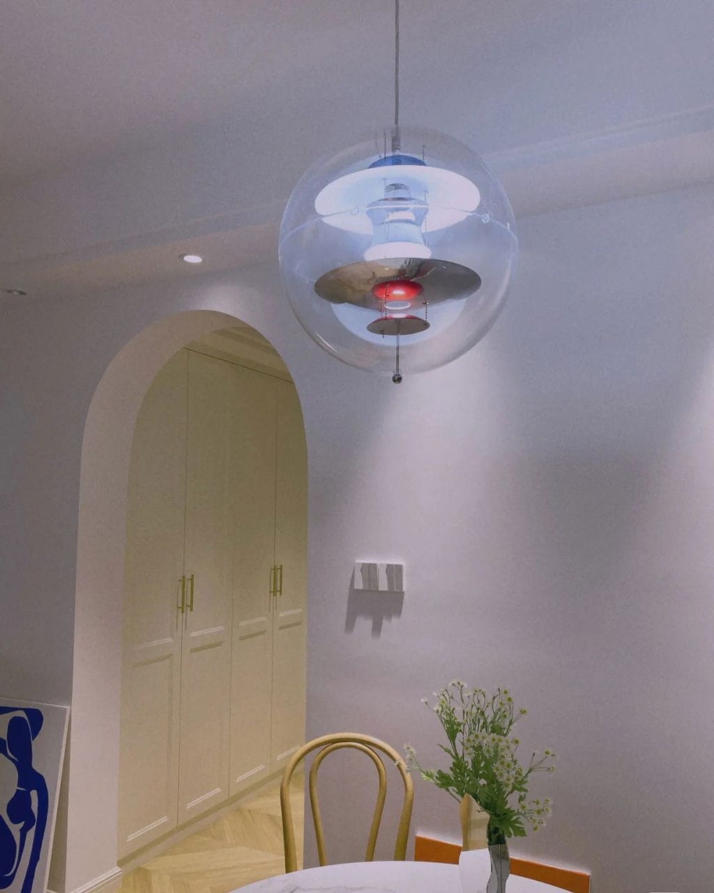 Customer photo review of Clear Acrylic Sphere Pendant Light, 40 cm, Metal Shelves
