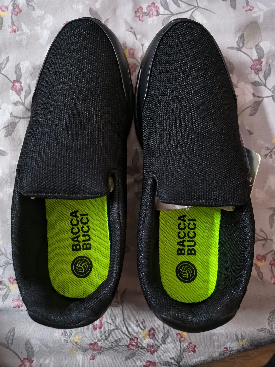Customer photo review of Bacca Bucci Men's Comfortable Lightweight Walking Shoes