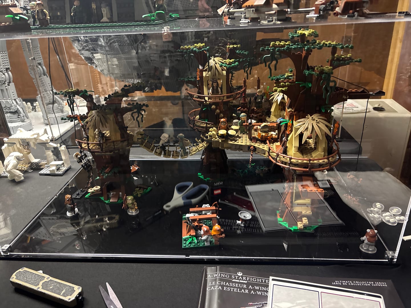 Customer photo review of Display Case for LEGO® 10236 Star Wars™ Ewok™ Village