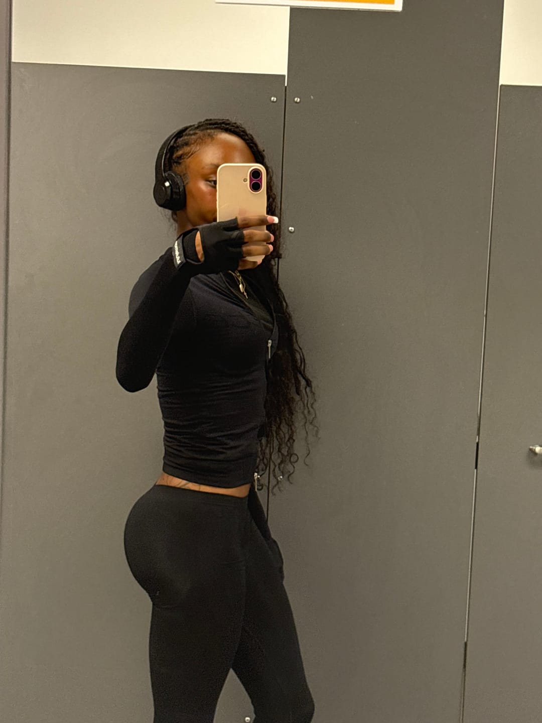 Customer photo review of Seamless Zip Up (Black)