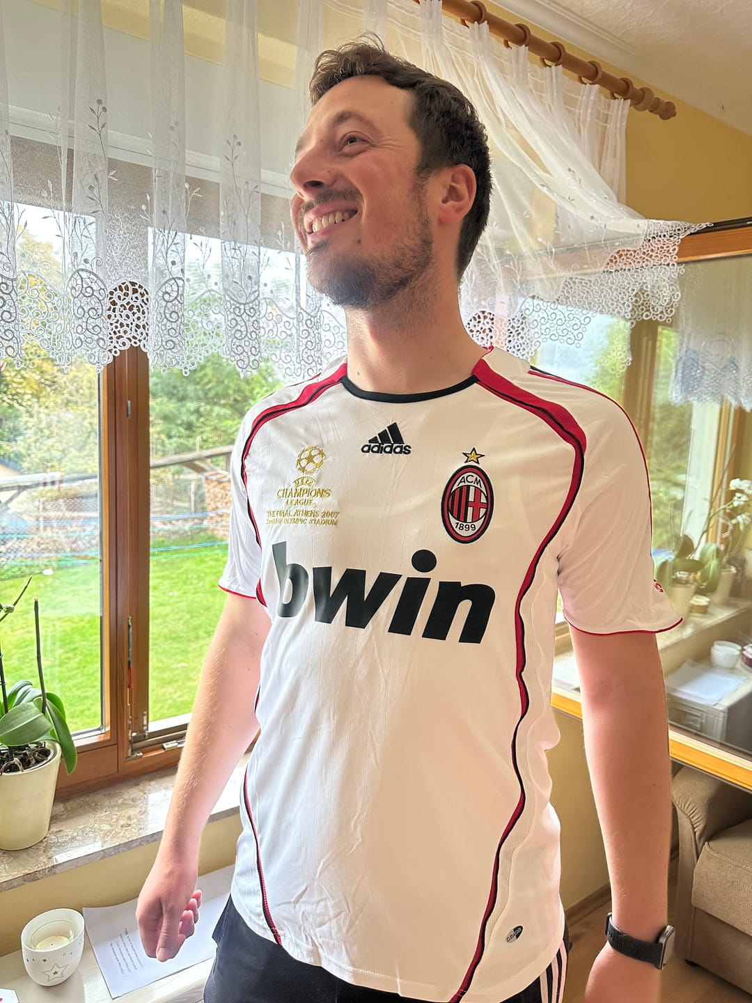 Customer photo review of Cafu Milan 2007 CL Final White Retro Football Jersey Trikot