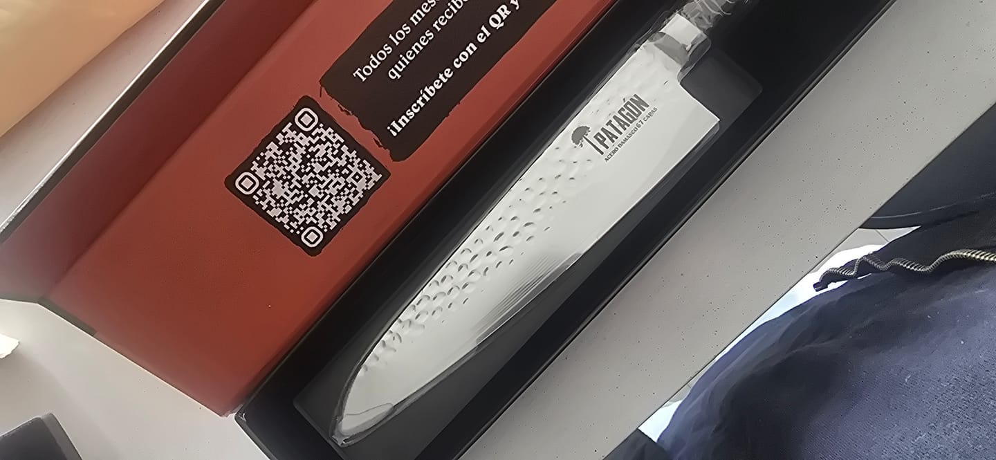 Customer photo review of Cuchillo Gyuto Damasco 67 capas hoja 21 cm - SÁNDALO ROJO