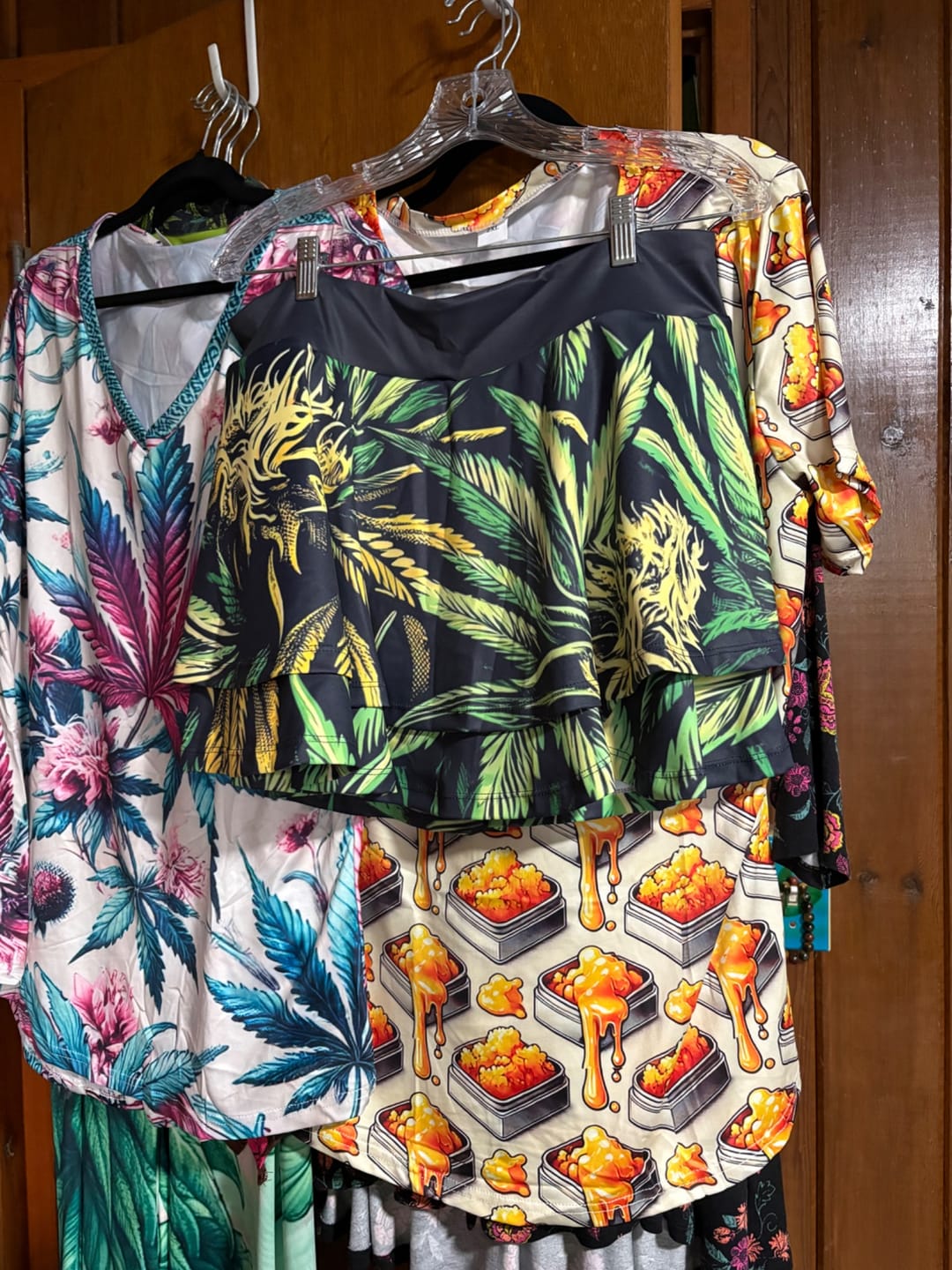 Customer photo review of 710 V-Neck Tee