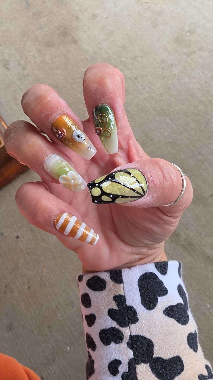 Customer photo review of Mossy Relic 3D Forest Halloween Press-On Nails
